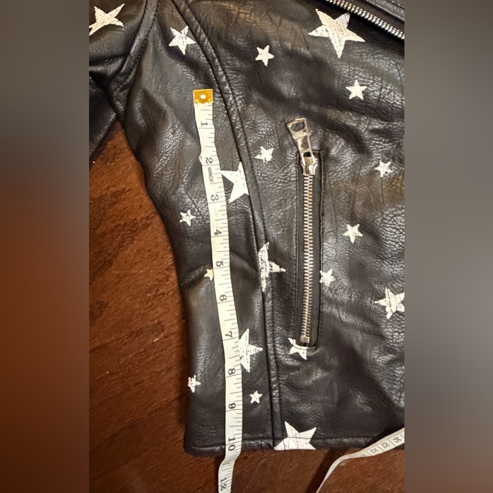 Vigoss Black Leather Jacket with White Stars PTP 18 size small - Picture 6 of 6